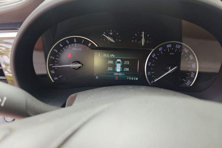 Used Buick GL8 2018 ES 28T Premium Model China VI Standard Odometer Close Up