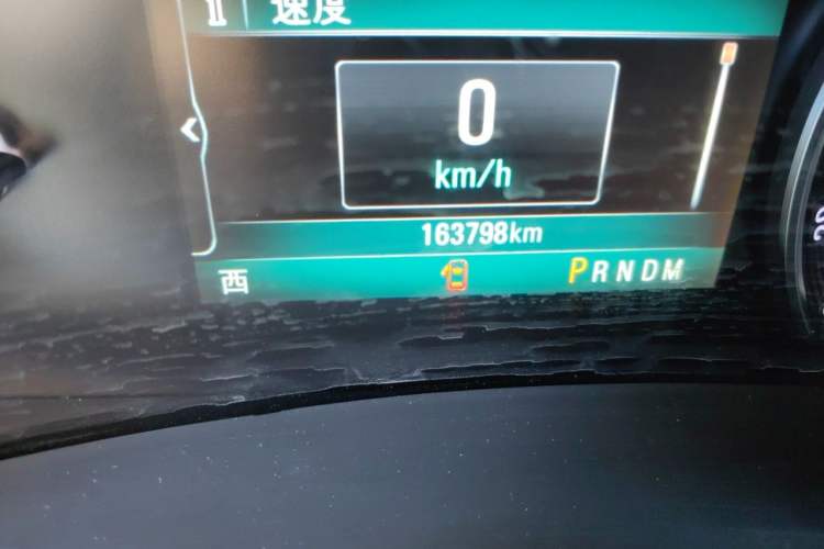 Used Buick GL8 2018 ES 28T Comfort Model China VI Standard Odometer Close Up