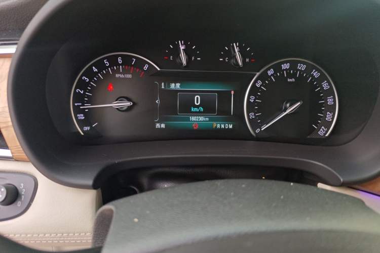 Used Buick GL8 2018 ES 28T Comfort Model China VI Standard Odometer Close Up