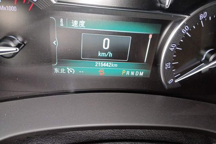 Used Buick GL8 2018 ES 28T Luxury Model China VI Standard Odometer Close Up