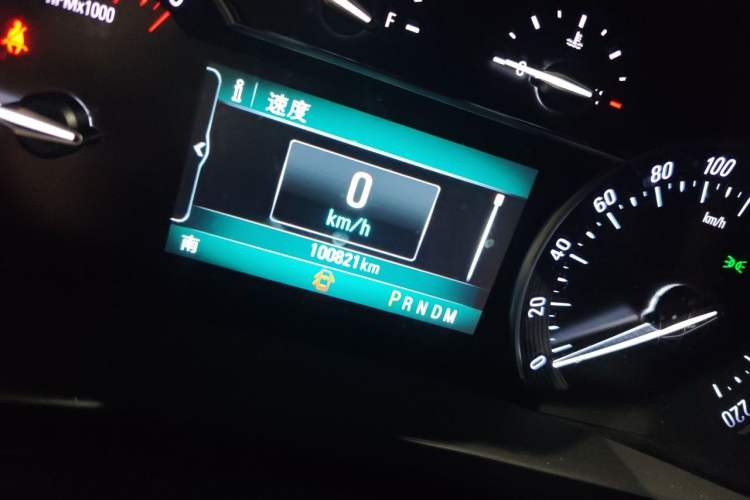Used Buick GL8 2018 ES 28T Premium Model China VI Standard Odometer Close Up