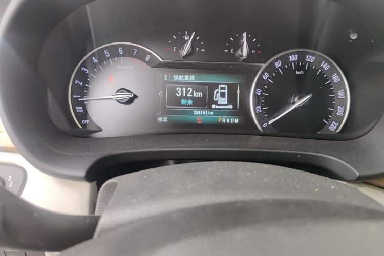 Used Buick GL8 2018 ES 28T Comfort Model China VI Standard Odometer Close Up