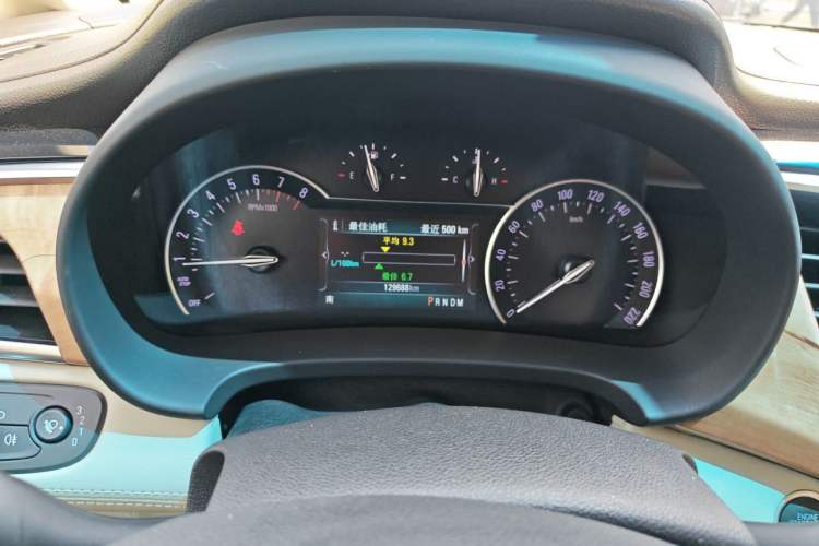 Used Buick GL8 2018 ES 28T Comfort Model China VI Standard Odometer Close Up