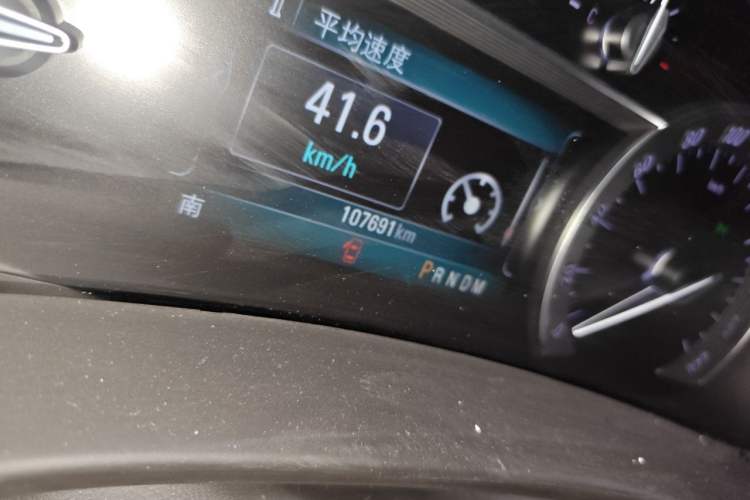 Used Buick GL8 2018 ES 28T Comfort Model China VI Standard Odometer Close Up