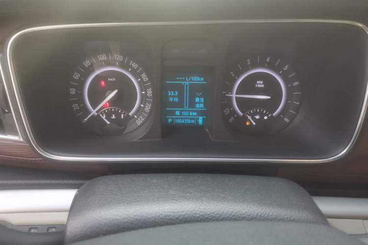 Used Buick GL8 2018 28T Luxury Model China VI Standard Odometer Close Up