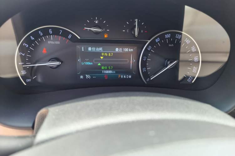 Used Buick GL8 2018 ES 28T Luxury Model China VI Standard Odometer Close Up
