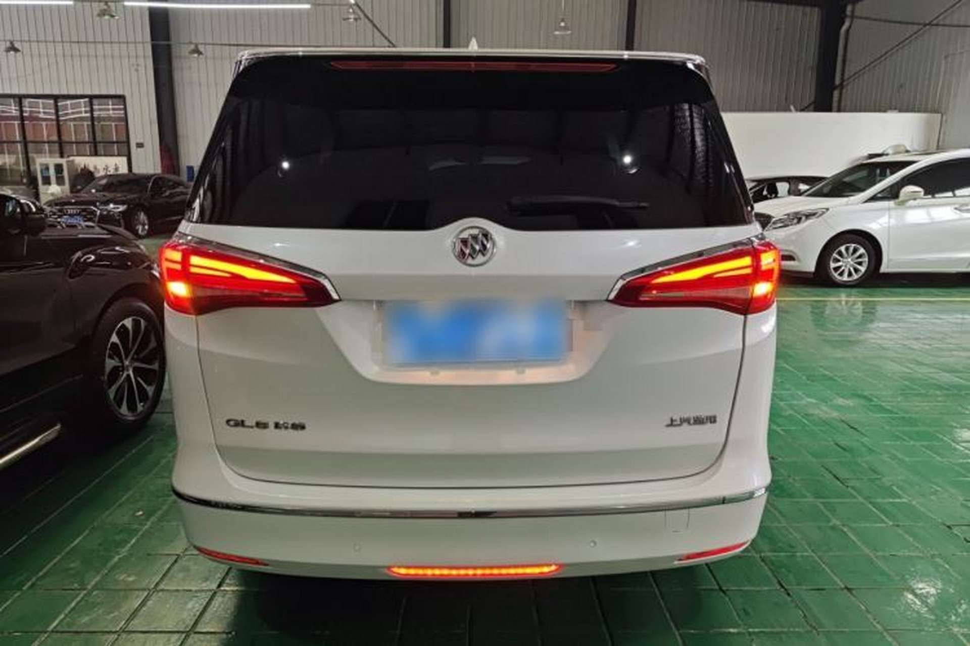 Used Buick GL8 2018 ES 28T Comfort Model China VI Standard Rear