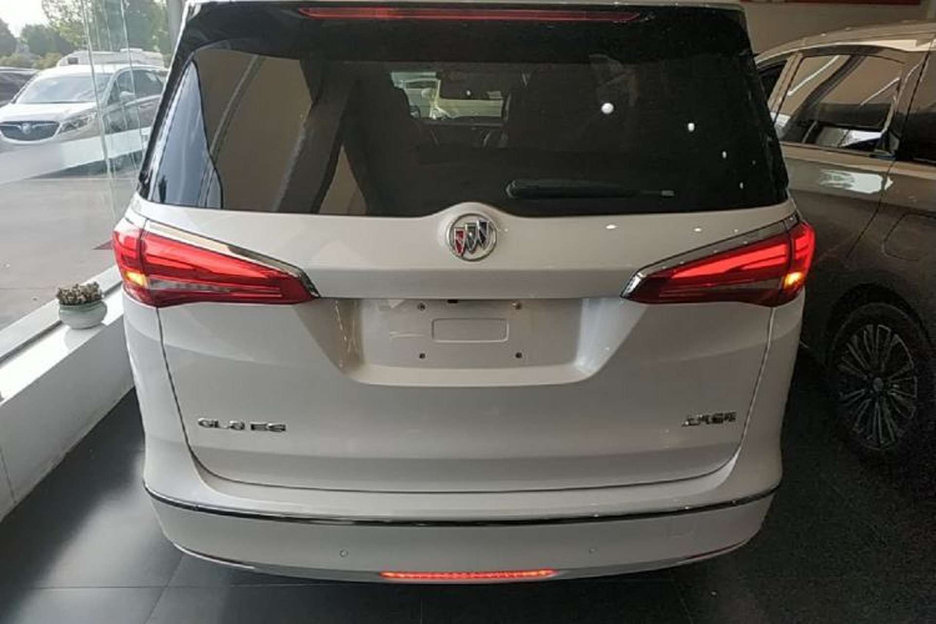 Used Buick GL8 2018 ES 28T Luxury Model China VI Standard Rear