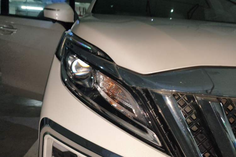 Used Buick GL8 2018 ES 28T Comfort Model China VI Standard Right Front Headlight
