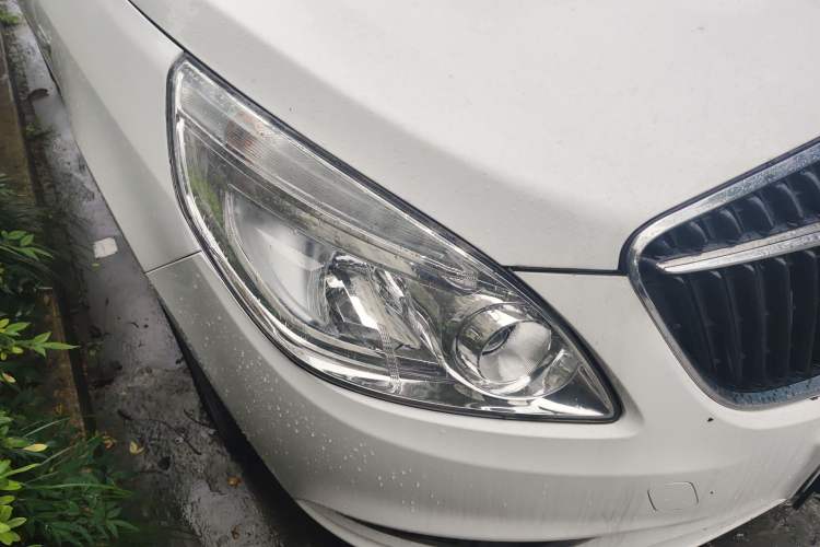 Used Buick GL8 2018 28T Comfort Model China VI Standard Right Front Headlight
