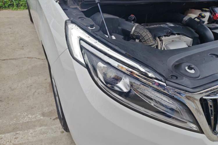 Used Buick GL8 2018 ES 28T Luxury Model China VI Standard Right Front Headlight