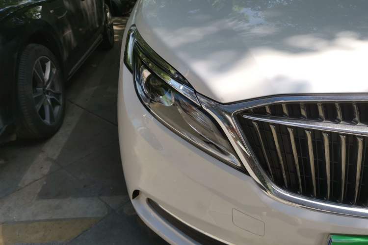 Used Buick GL8 2018 ES 28T Comfort Model China VI Standard Right Front Headlight
