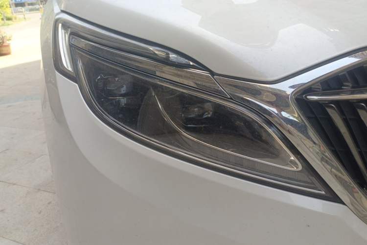 Used Buick GL8 2018 ES 28T Premium Model China VI Standard Right Front Headlight