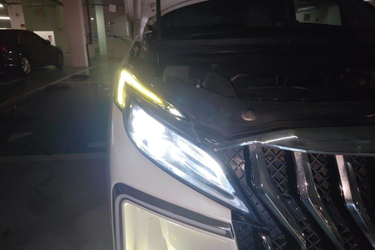 Used Buick GL8 2018 ES 28T Comfort Model China VI Standard Right Front Headlight