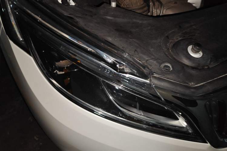 Used Buick GL8 2018 ES 28T Luxury Model China VI Standard Right Front Headlight
