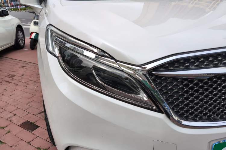 Used Buick GL8 2018 ES 28T Comfort Model China VI Standard Right Front Headlight