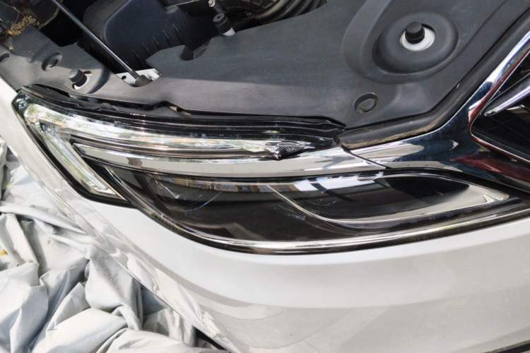 Used Buick GL8 2018 ES 28T Luxury Model China VI Standard Right Front Headlight