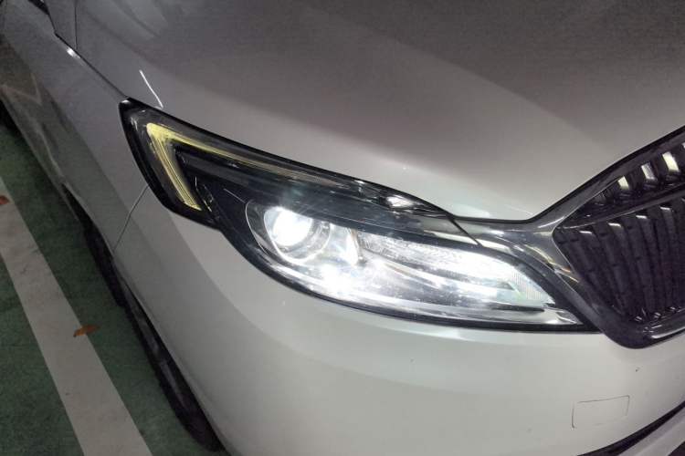 Used Buick GL8 2018 ES 28T Comfort Model China VI Standard Right Front Headlight