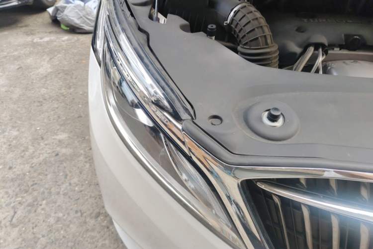 Used Buick GL8 2018 ES 28T Comfort Model China VI Standard Right Front Headlight