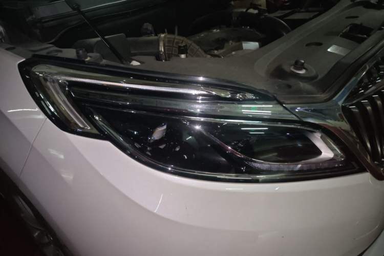Used Buick GL8 2018 ES 28T Premium Model China VI Standard Right Front Headlight