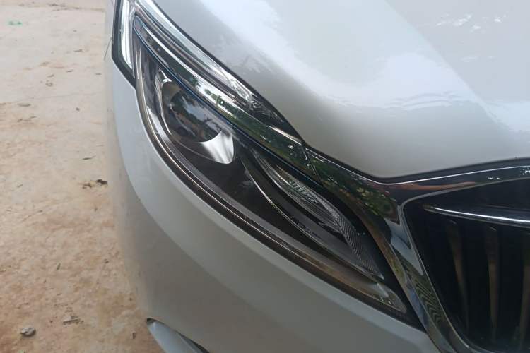 Used Buick GL8 2018 ES 28T Comfort Model China VI Standard Right Front Headlight