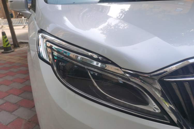 Used Buick GL8 2018 ES 28T Luxury Model China VI Standard Right Front Headlight