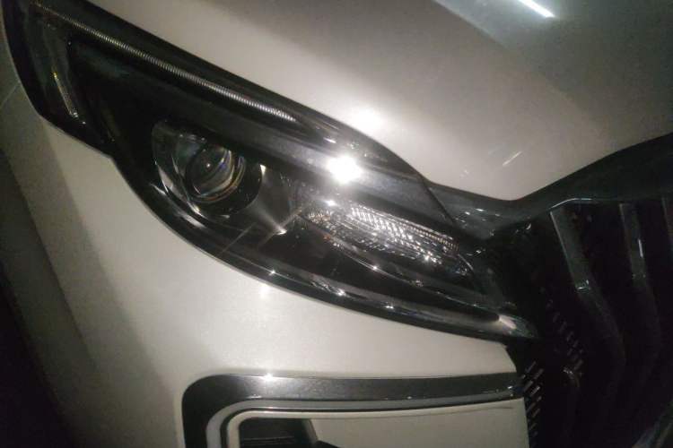 Used Buick GL8 2018 ES 28T Comfort Model China VI Standard Right Front Headlight