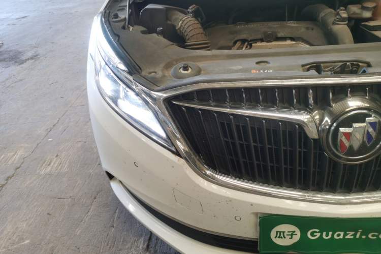 Used Buick GL8 2018 ES 28T Flagship Model China VI Standard Right Front Headlight