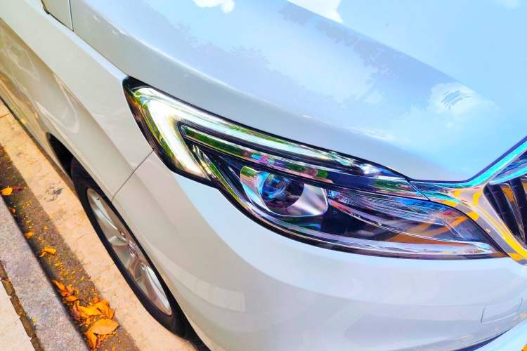 Used Buick GL8 2018 ES 28T Comfort Model China VI Standard Right Front Headlight