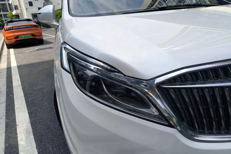 Used Buick GL8 2018 ES 28T Luxury Model China VI Standard Right Front Headlight