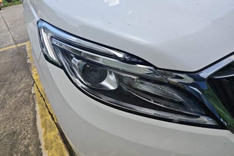 Used Buick GL8 2018 ES 28T Comfort Model China VI Standard Right Front Headlight