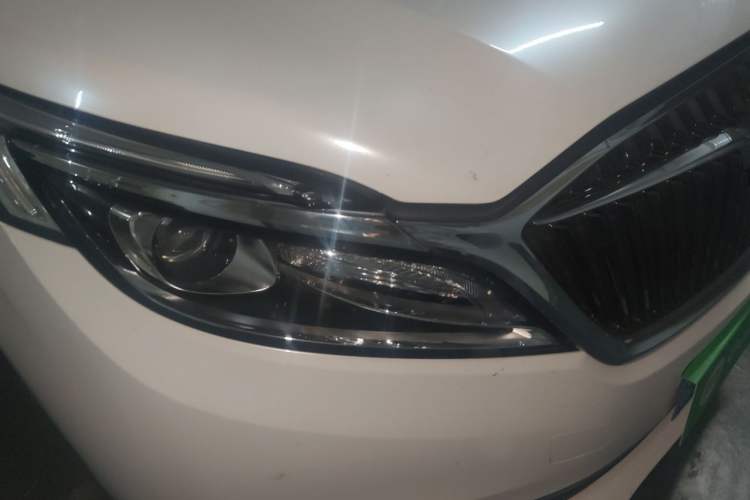 Used Buick GL8 2018 ES 28T Comfort Model China VI Standard Right Front Headlight