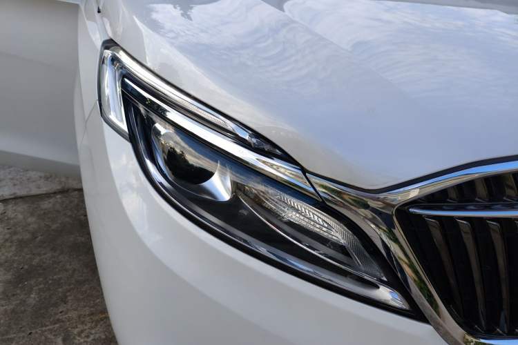 Used Buick GL8 2018 ES 28T Comfort Model China VI Standard Right Front Headlight