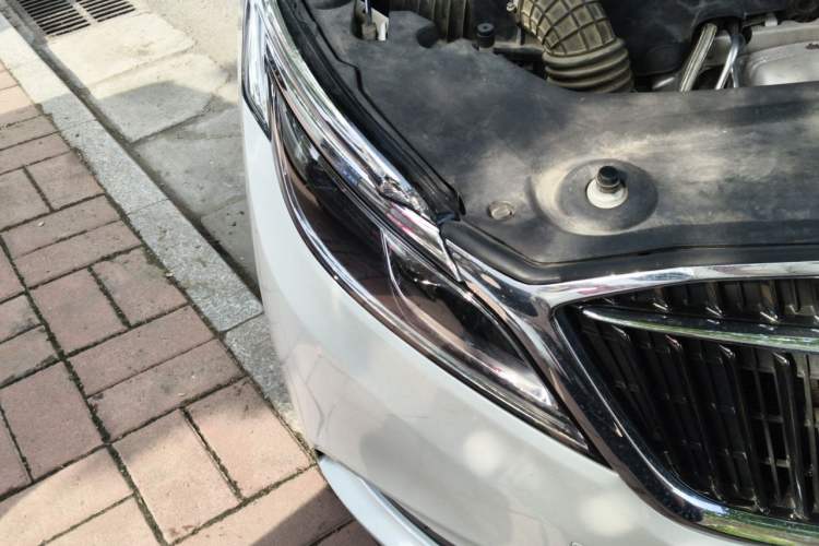 Used Buick GL8 2018 ES 28T Luxury Model China VI Standard Right Front Headlight
