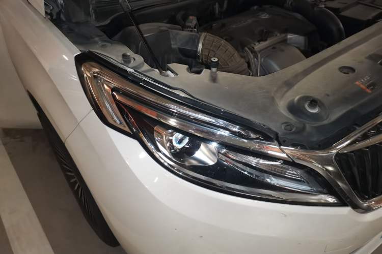 Used Buick GL8 2018 ES 28T Comfort Model China VI Standard Right Front Headlight