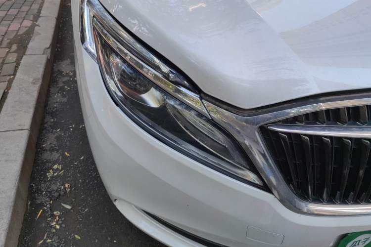 Used Buick GL8 2018 ES 28T Comfort Model China VI Standard Right Front Headlight