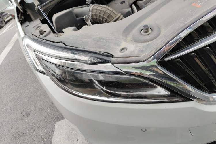Used Buick GL8 2018 ES 28T Luxury Model China VI Standard Right Front Headlight