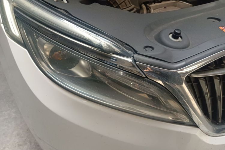 Used Buick GL8 2018 ES 28T Comfort Model China VI Standard Right Front Headlight