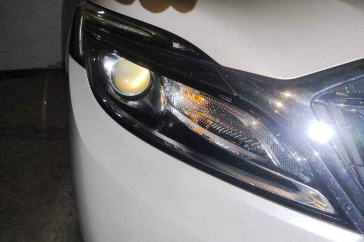 Used Buick GL8 2018 ES 28T Comfort Model China VI Standard Right Front Headlight