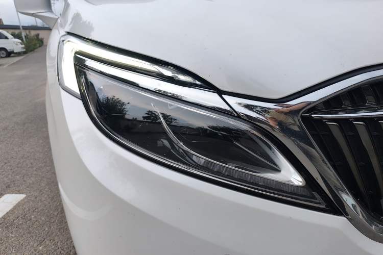Used Buick GL8 2018 ES 28T Flagship Model China VI Standard Right Front Headlight