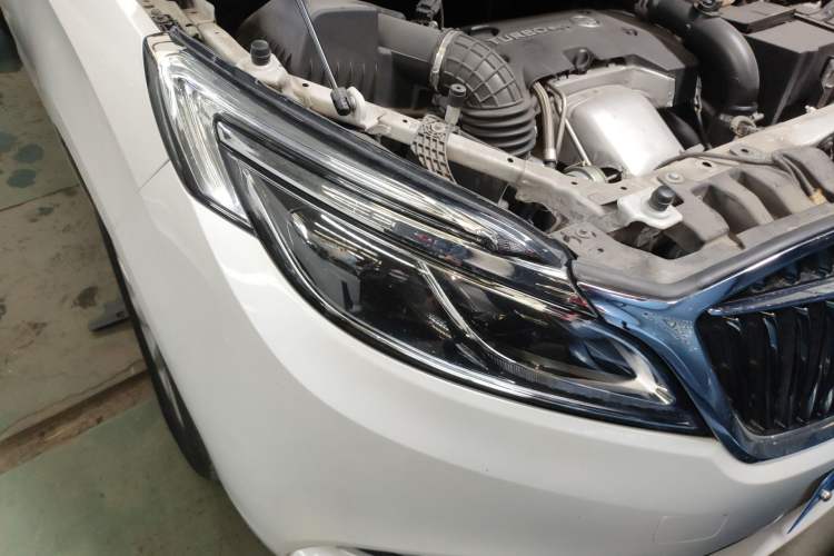 Used Buick GL8 2018 ES 28T Premium Model China VI Standard Right Front Headlight