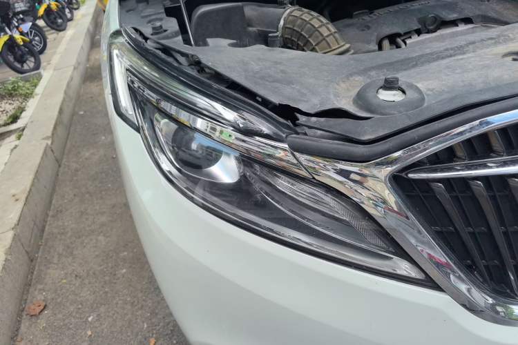Used Buick GL8 2018 ES 28T Comfort Model China VI Standard Right Front Headlight