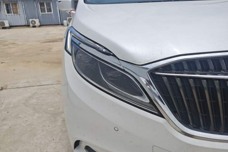 Used Buick GL8 2018 ES 28T Flagship Model China VI Standard Right Front Headlight