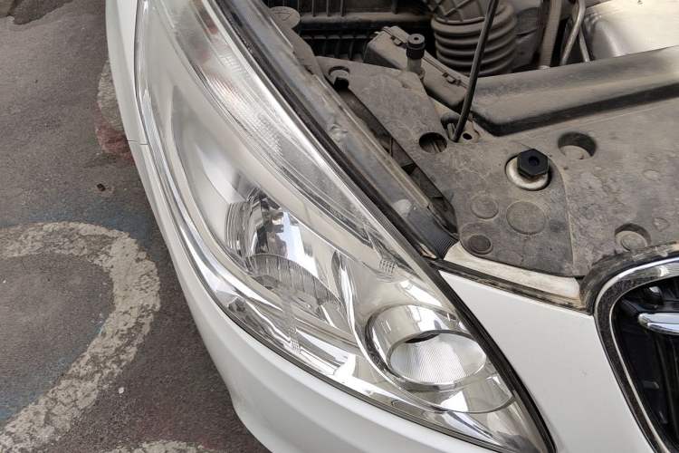 Used Buick GL8 2018 28T Luxury Model China VI Standard Right Front Headlight