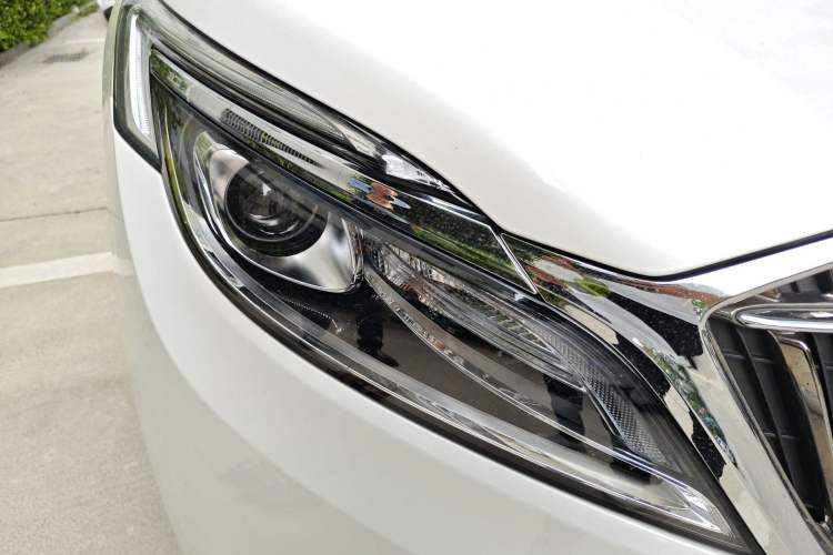 Used Buick GL8 2018 ES 28T Comfort Model China VI Standard Right Front Headlight