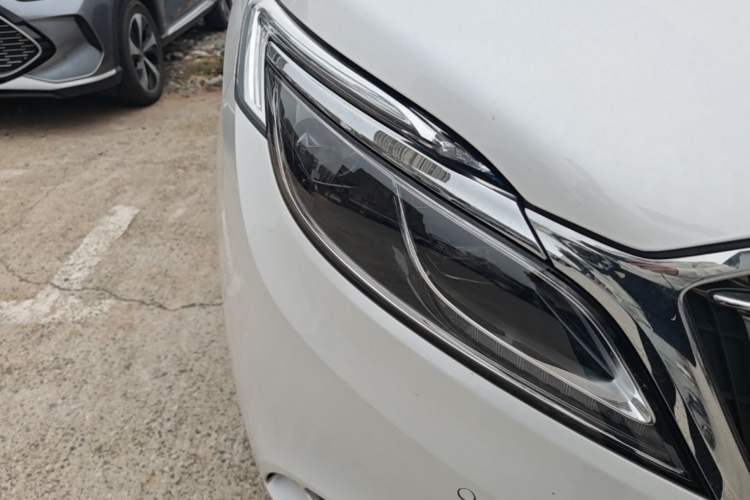 Used Buick GL8 2018 ES 28T Flagship Model China VI Standard Right Front Headlight