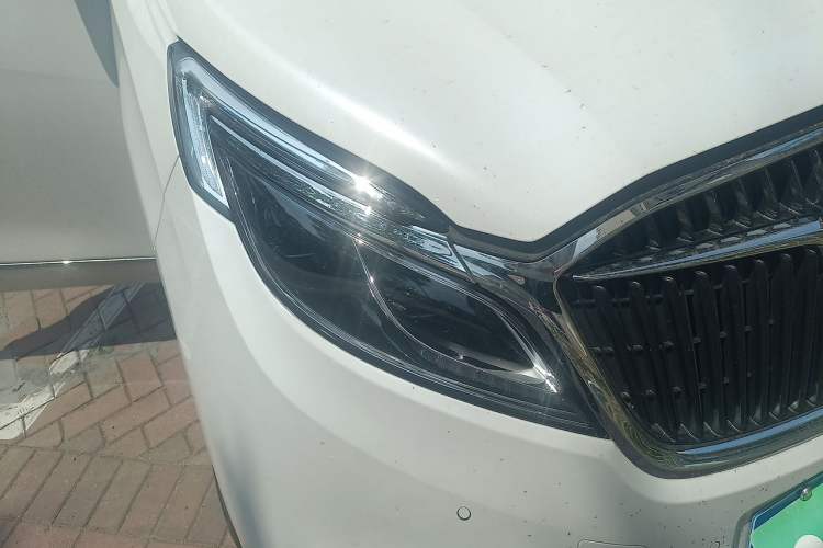 Used Buick GL8 2018 ES 28T Flagship Model China VI Standard Right Front Headlight