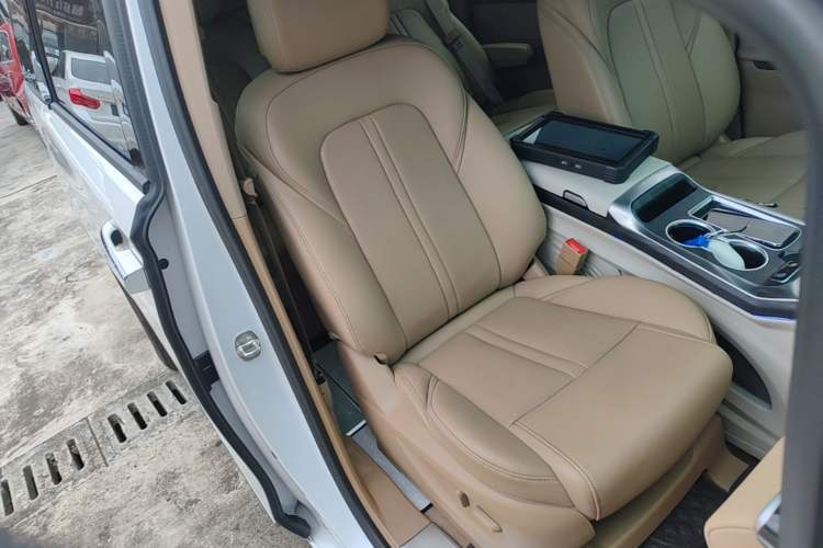 Used Buick GL8 2018 ES 28T Flagship Model China VI Standard Right Front Seat