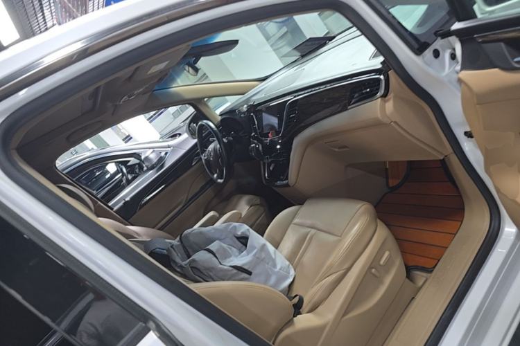 Used Buick GL8 2018 ES 28T Luxury Model China VI Standard Right Front Seat