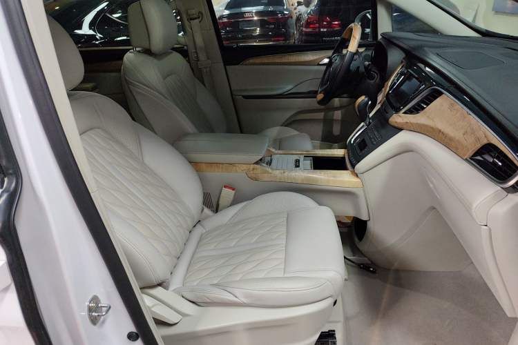 Used Buick GL8 2018 ES 28T Comfort Model China VI Standard Right Front Seat